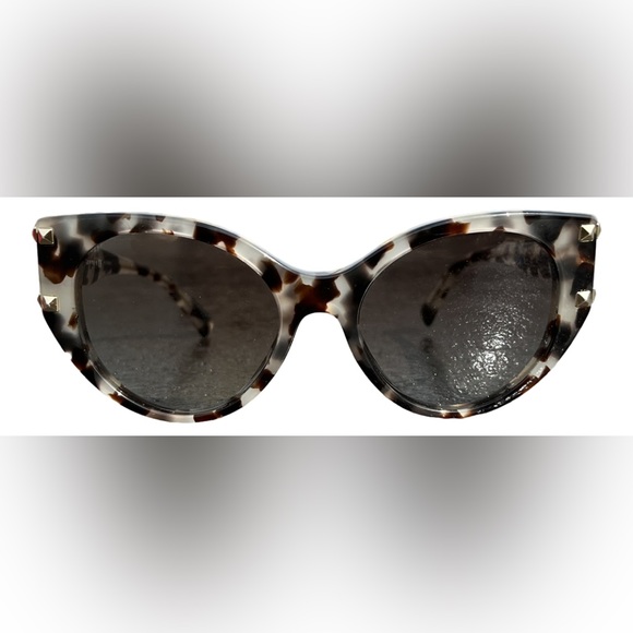 Authentic VALENTINO Rockstud Sunglasses women’s *like new* with original box - Picture 2 of 8